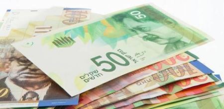 اسعار العملات: انخفاض الدولار والدينار